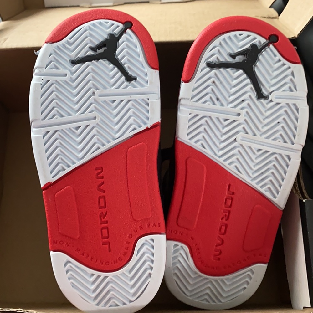Jordan 5 Retro - Picture 2 of 8